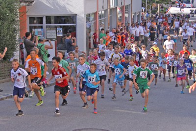 51 Starter zum Kinderlauf über die 1.500-Meter-Strecke